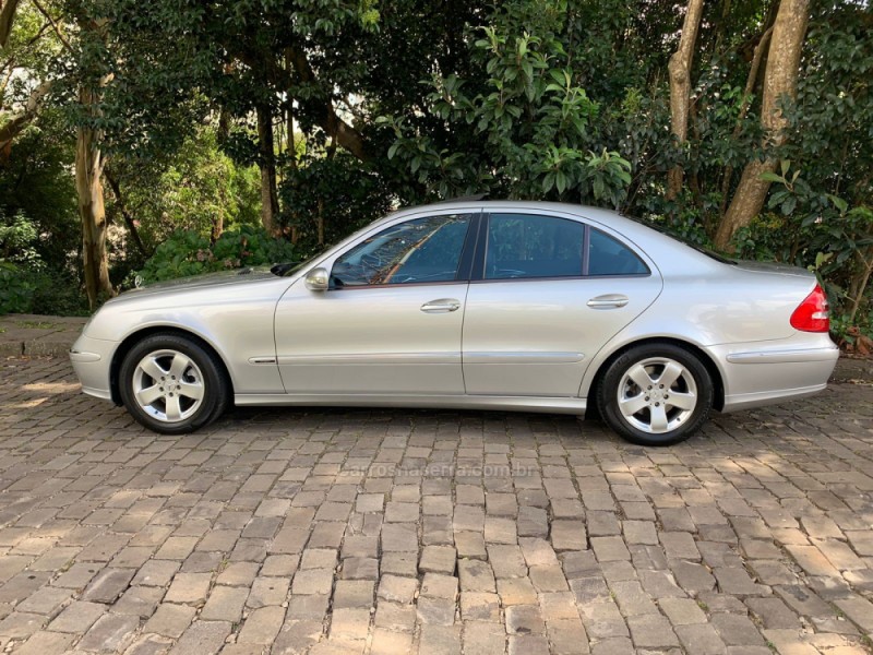 320 E 3.2 6 CILINDROS 24V GASOLINA 4P AUTOMÁTICO - 2005 - CAXIAS DO SUL