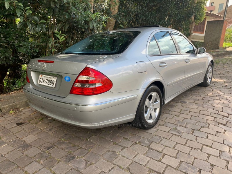 320 E 3.2 6 CILINDROS 24V GASOLINA 4P AUTOMÁTICO - 2005 - CAXIAS DO SUL