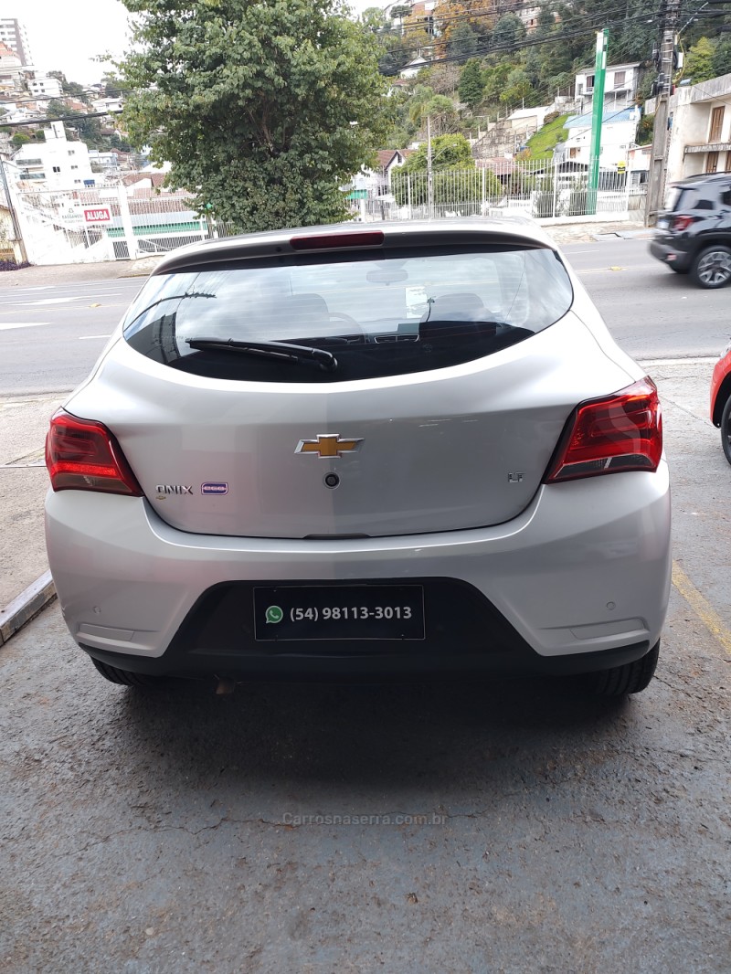 ONIX 1.4 MPFI LT 8V FLEX 4P MANUAL - 2018 - CAXIAS DO SUL