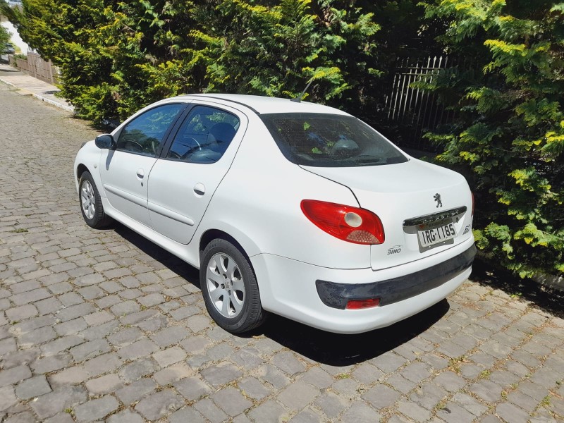 207 1.4 XR PASSION 8V FLEX 4P MANUAL - 2011 - FARROUPILHA