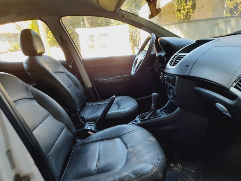 207 1.4 XR PASSION 8V FLEX 4P MANUAL - 2011 - FARROUPILHA