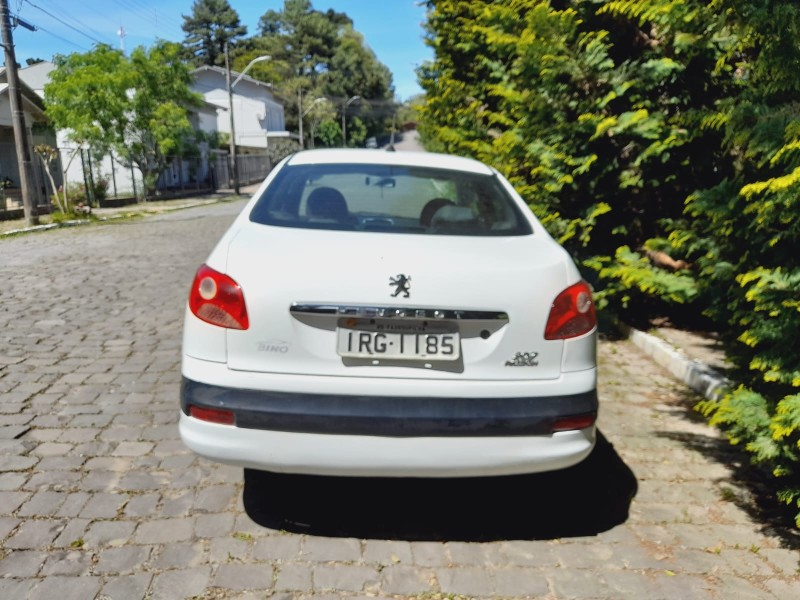 207 1.4 XR PASSION 8V FLEX 4P MANUAL - 2011 - FARROUPILHA