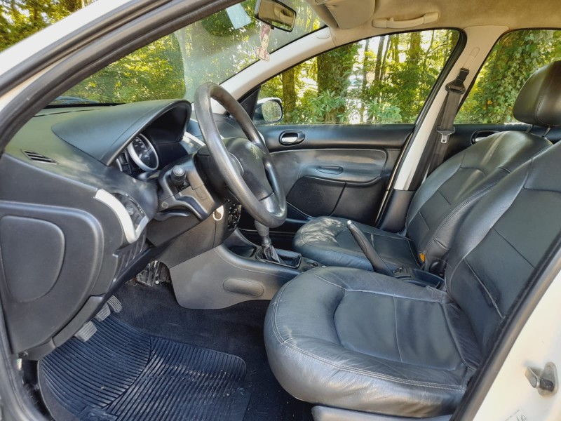 207 1.4 XR PASSION 8V FLEX 4P MANUAL - 2011 - FARROUPILHA
