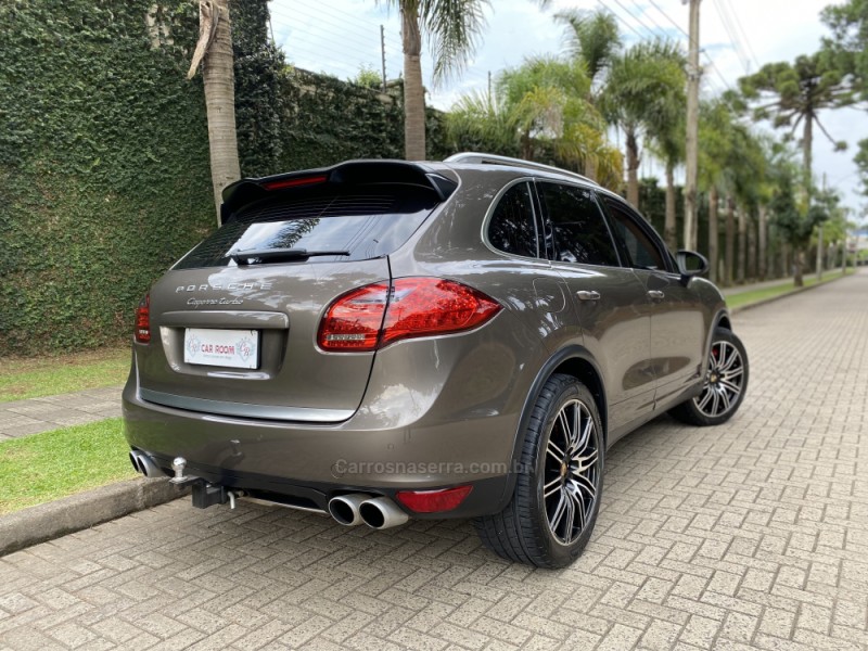 Porsche Cayenne a partir de 1979 4.8 4x4 V8 32v Turbo 4p no RJ