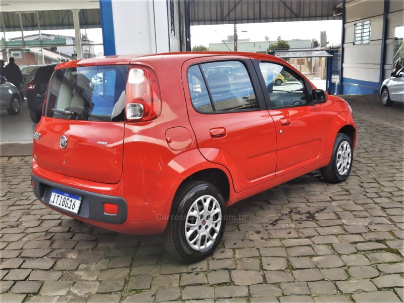 UNO 1.0 EVO VIVACE 8V FLEX 4P MANUAL - 2013 - VACARIA