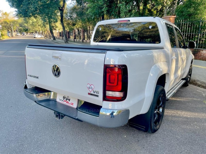 AMAROK 3.0 V6 TDI HIGHLINE CD DIESEL 4MOTION AUTOMÁTICO - 2020 - FELIZ