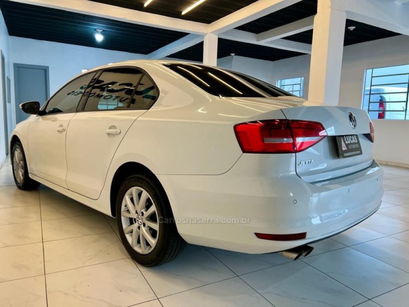 JETTA 2.0 TRENDLINE FLEX 4P TIPTRONIC - 2015 - BOM RETIRO DO SUL