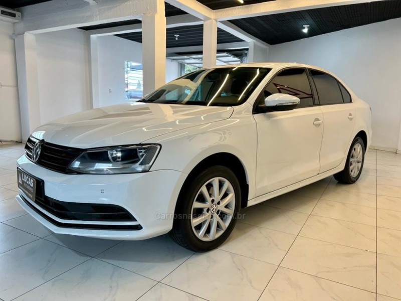 JETTA 2.0 TRENDLINE FLEX 4P TIPTRONIC - 2015 - BOM RETIRO DO SUL