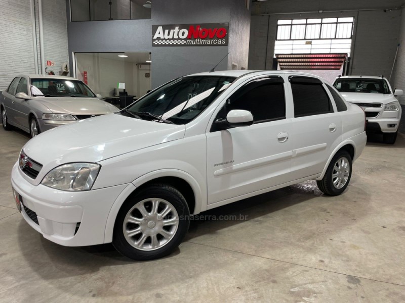 Chevrolet Corsa Sedan 2009, uma boa opção para famílias! Confiável