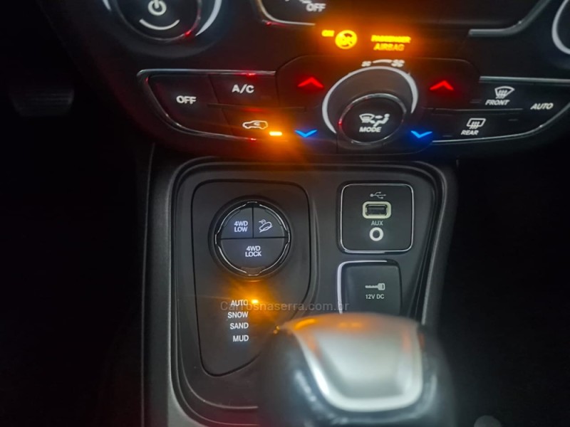 COMPASS 2.0 16V DIESEL LONGITUDE 4X4 AUTOMÁTICO - 2017 - FARROUPILHA