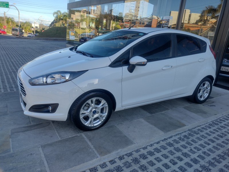 FIESTA 1.6 SE HATCH 16V FLEX 4P AUTOMÁTICO - 2015 - CAXIAS DO SUL