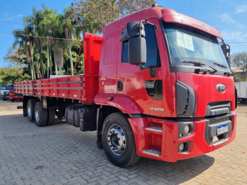 cargo 2429 e 6x2 turbo 2015 portao