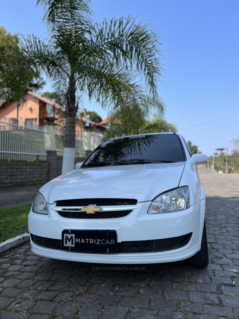 Chega as concessionarias a linha 2015 do Chevrolet Classic