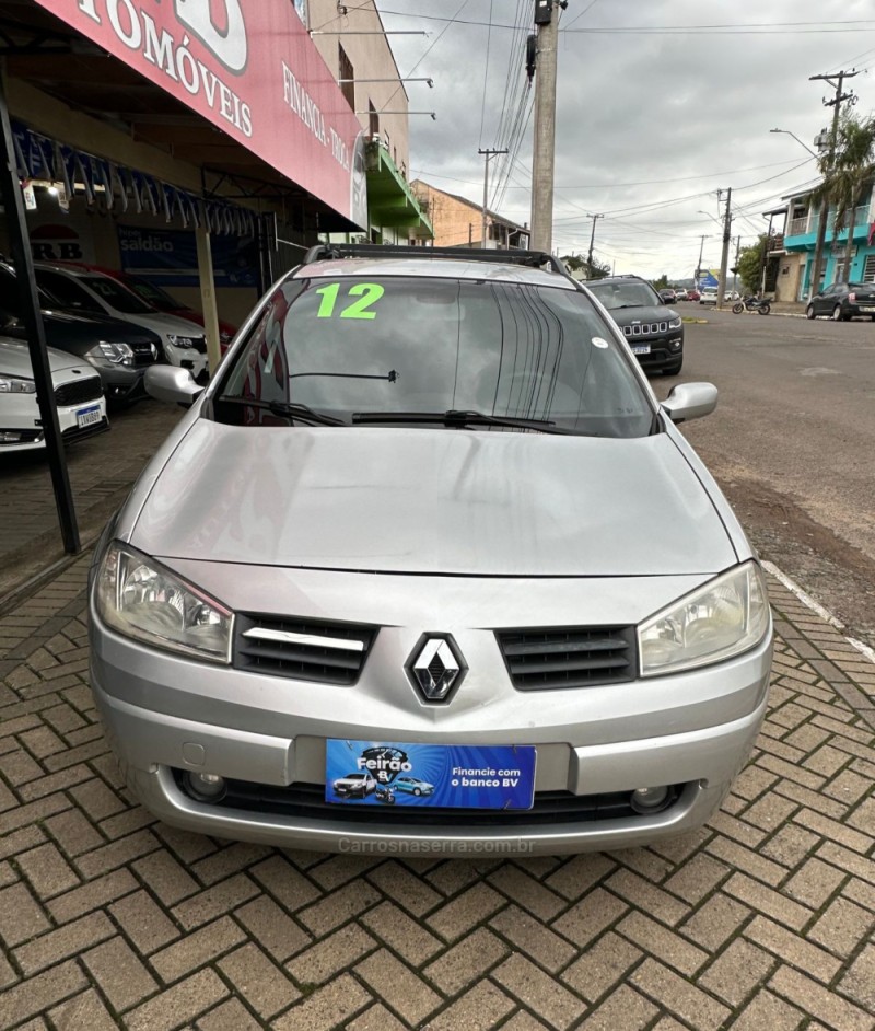 MÉGANE 1.6 DYNAMIQUE GRAND TOUR 16V FLEX 4P MANUAL - 2012 - PAROBé