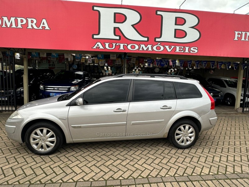 MÉGANE 1.6 DYNAMIQUE GRAND TOUR 16V FLEX 4P MANUAL