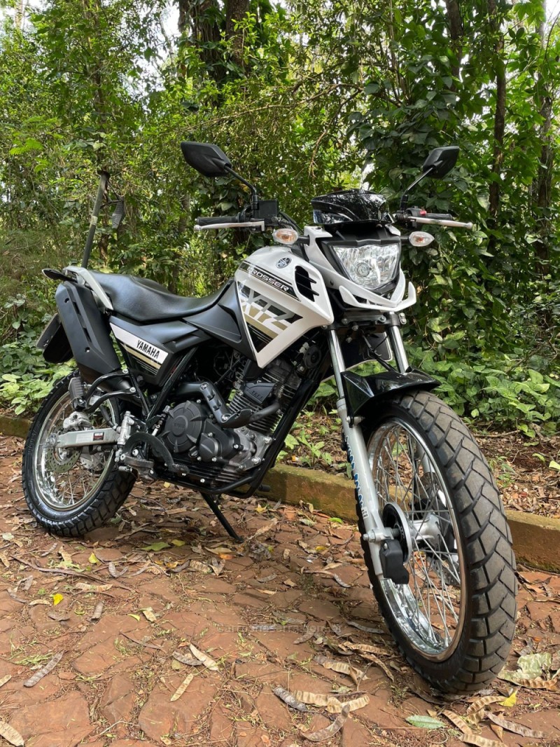 Yamaha XTZ 150 Crosser tem novidades na linha 2022