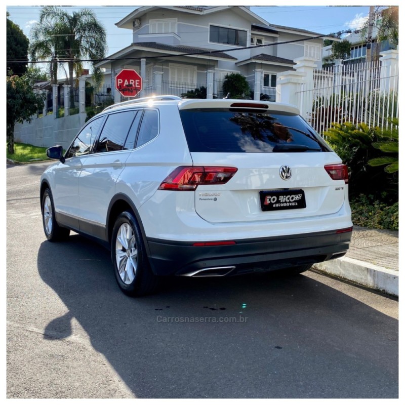 TIGUAN 1.4 ALLSPACE COMFORT 250 TSI FLEX 4P - 2018 - CAMPO BOM