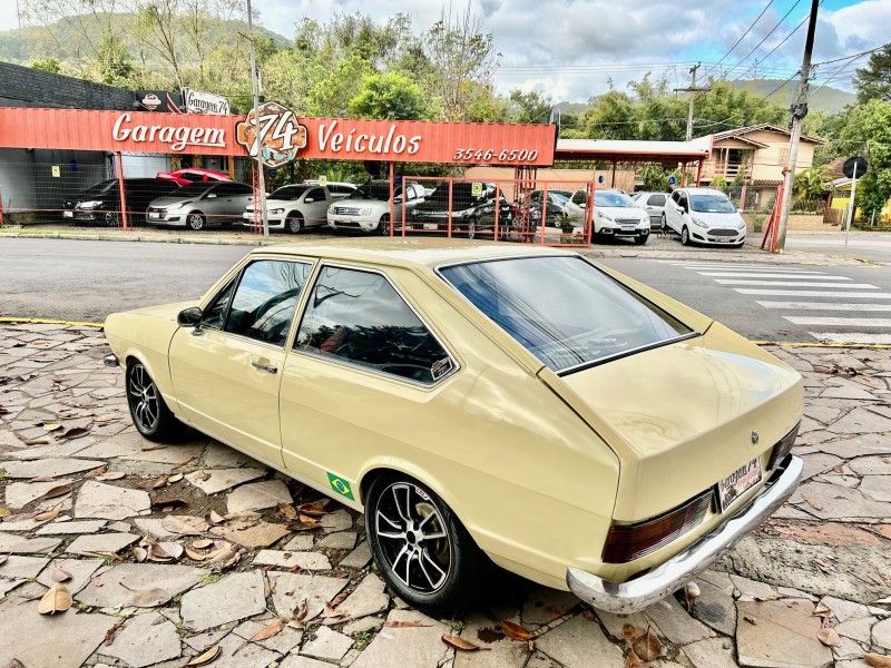 PASSAT 1.6 LS 8V GASOLINA 2P MANUAL - 1976 - TRêS COROAS