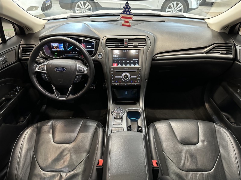 FUSION 2.0 TITANIUM PLUS AWD 16V GASOLINA 4P AUTOMÁTICO - 2018 - CAXIAS DO SUL