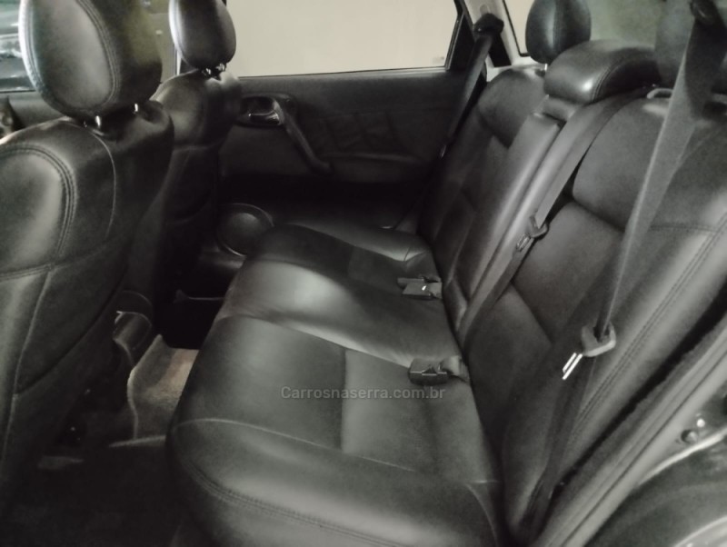 VECTRA 2.0 MPFI COLLECTION 8V GASOLINA 4P MANUAL - 2005 - NOVO HAMBURGO