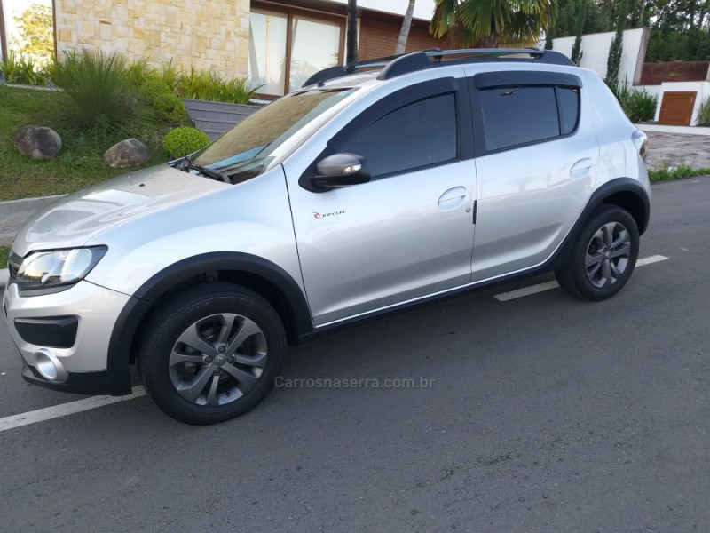 SANDERO 1.6 STEPWAY RIP CURL 8V FLEX 4P MANUAL - 2017 - VERANóPOLIS