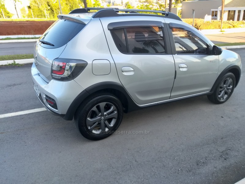 SANDERO 1.6 STEPWAY RIP CURL 8V FLEX 4P MANUAL - 2017 - VERANóPOLIS