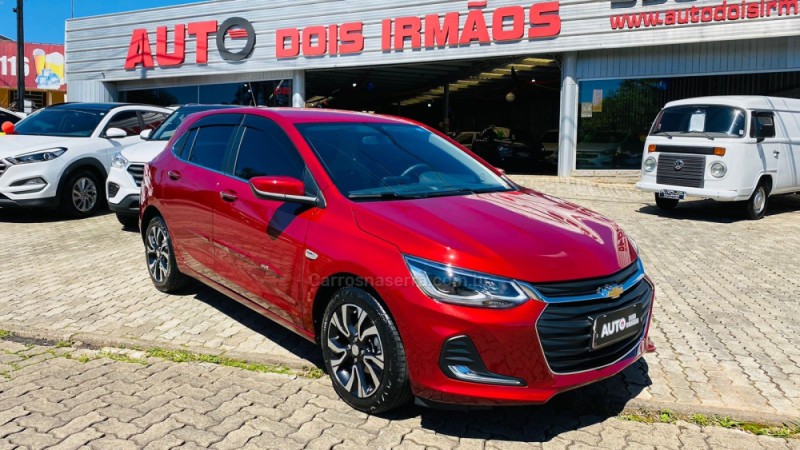 CHEVROLET - ONIX - 2022/2023 - Prata - R$ 99.000,00 - Da Serra Multimarcas