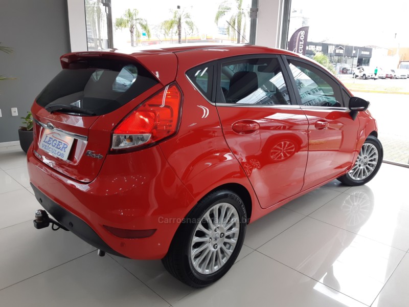 FIESTA 1.6 TITANIUM HATCH 16V FLEX 4P AUTOMÁTICO - 2015 - SãO LEOPOLDO