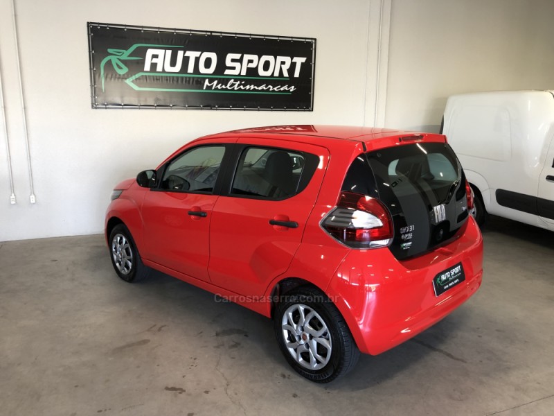 Carro Fiat Mobi 1.0 LIKE FIRE FLEX . Vermelho usado 2018 em