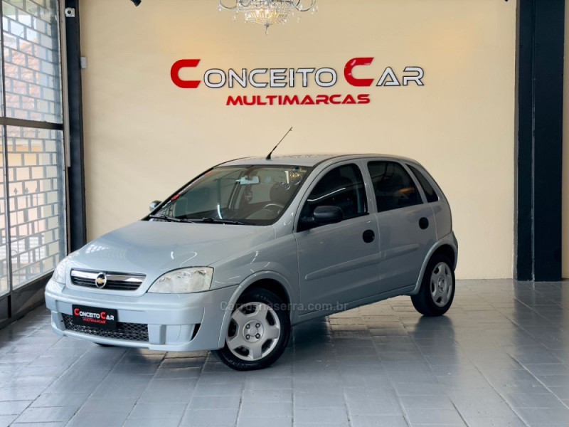 CHEVROLET - CORSA - 2010/2011 - Branca - R$ 28.900,00 - GW Multimarcas