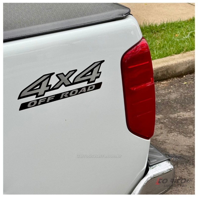 FRONTIER 2.5 SL 4X4 CD TURBO ELETRONIC DIESEL 4P AUTOMÁTICO - 2015 - CAMPO BOM