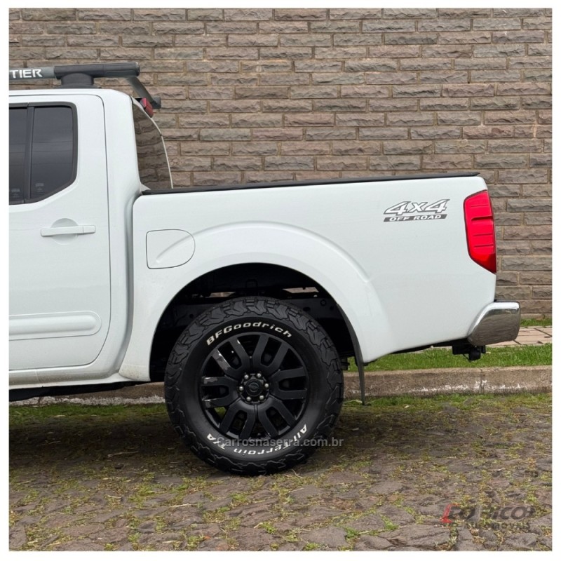 FRONTIER 2.5 SL 4X4 CD TURBO ELETRONIC DIESEL 4P AUTOMÁTICO - 2015 - CAMPO BOM