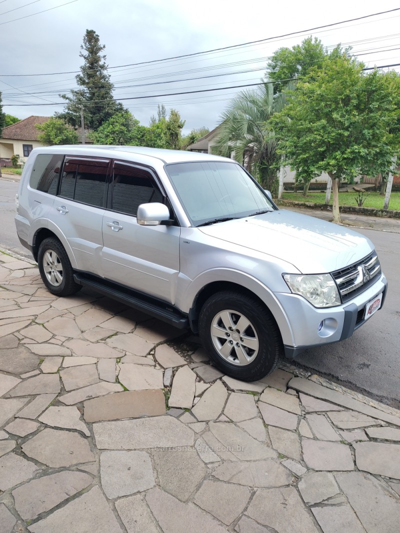 PAJERO FULL 3.2 GLS 4X4 16V TURBO INTERCOOLER DIESEL 4P AUTOMÁTICO - 2008 - TRêS COROAS