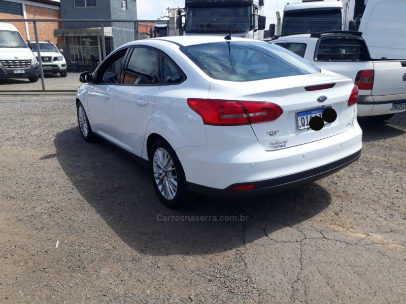 FOCUS 2.0 SE SEDAN 16V FLEX 4P AUTOMÁTICO - 2017 - FARROUPILHA