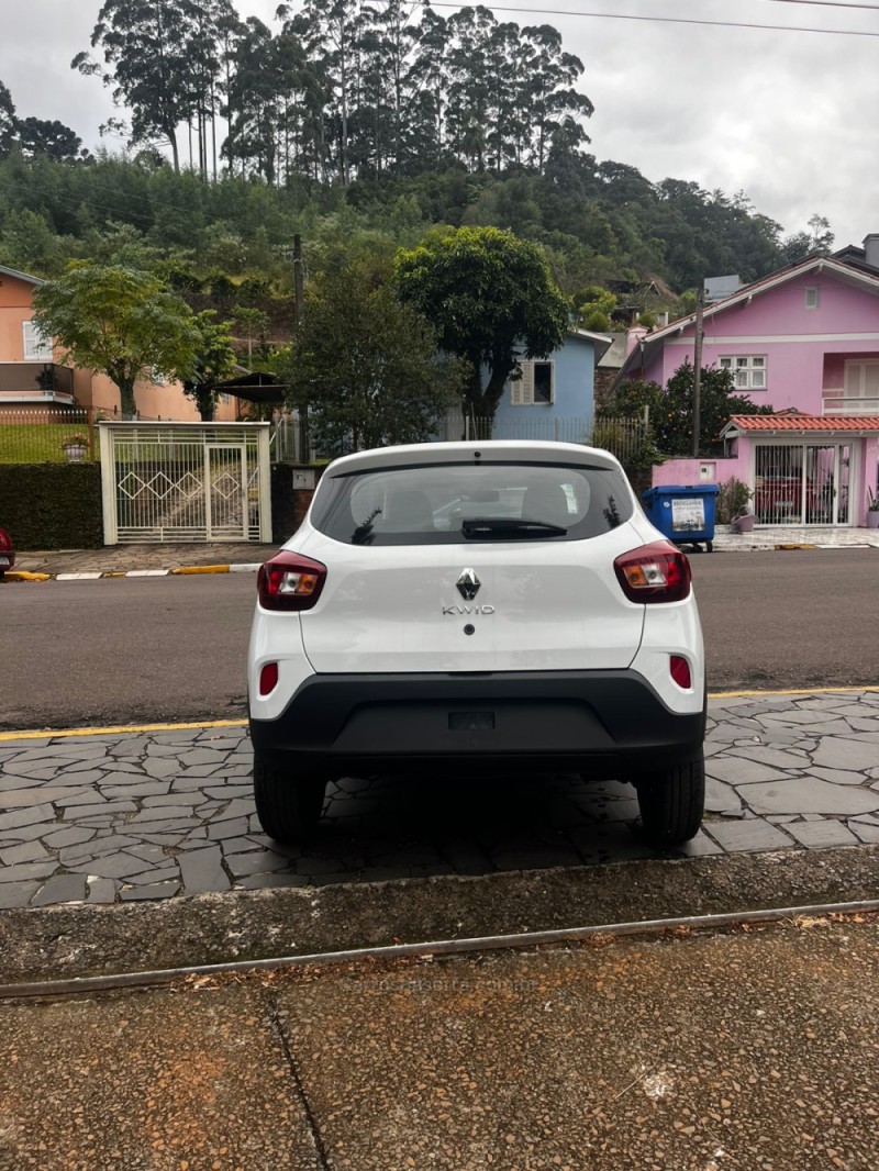 KWID 1.0 12V SCE FLEX ZEN MANUAL - 2026 - CARLOS BARBOSA