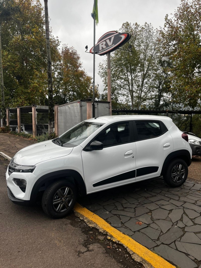 KWID 1.0 12V SCE FLEX ZEN MANUAL - 2026 - CARLOS BARBOSA