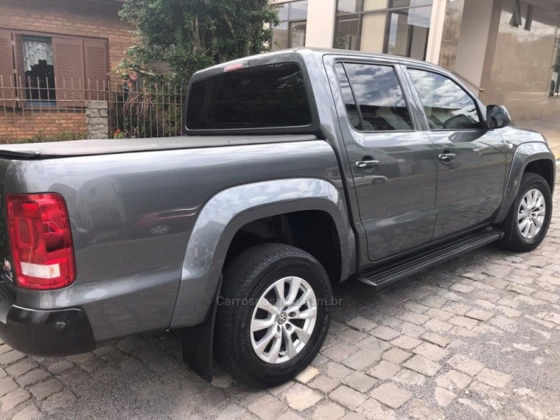 AMAROK 2.0 TRENDLINE 4X4 CD 16V TURBO INTERCOOLER DIESEL 4P AUTOMÁTICO - 2018 - FARROUPILHA