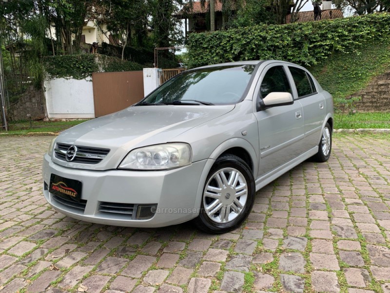 Seminovos RJ: CHEVROLET ASTRA 2005 - 2.0 MPFI ELEGANCE 8V FLEX 4P