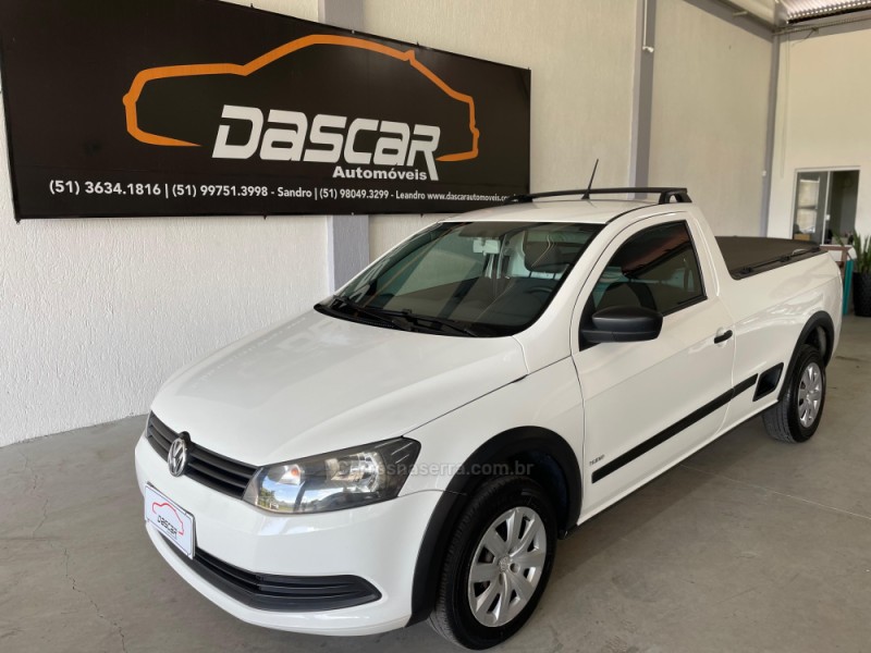 VOLKSWAGEN - SAVEIRO - 2014/2015 - Prata - R$ 65.900,00 - Objetivo