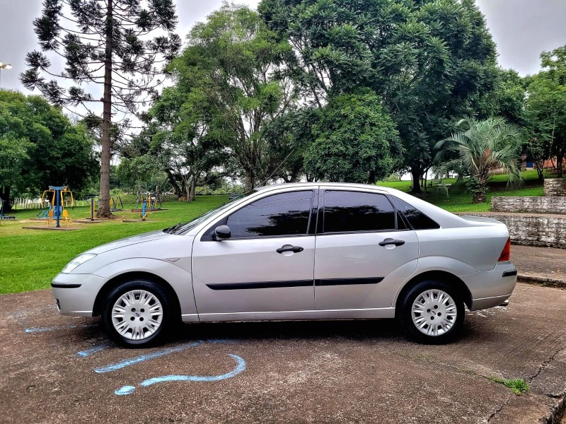 FOCUS 1.6 GL SEDAN 8V FLEX 4P MANUAL - 2008 - VENâNCIO AIRES