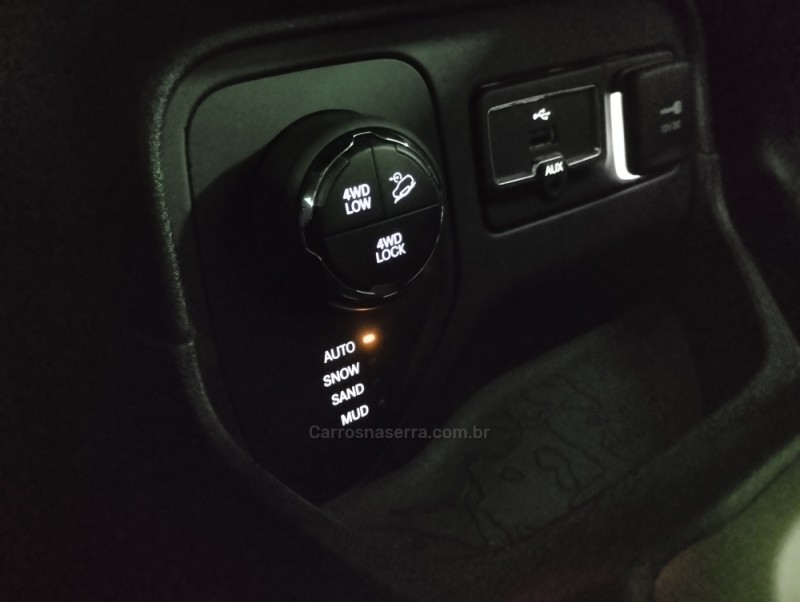 RENEGADE 2.0 16V TURBO DIESEL LONGITUDE 4P 4X4 AUTOMÁTICO - 2017 - NOVO HAMBURGO