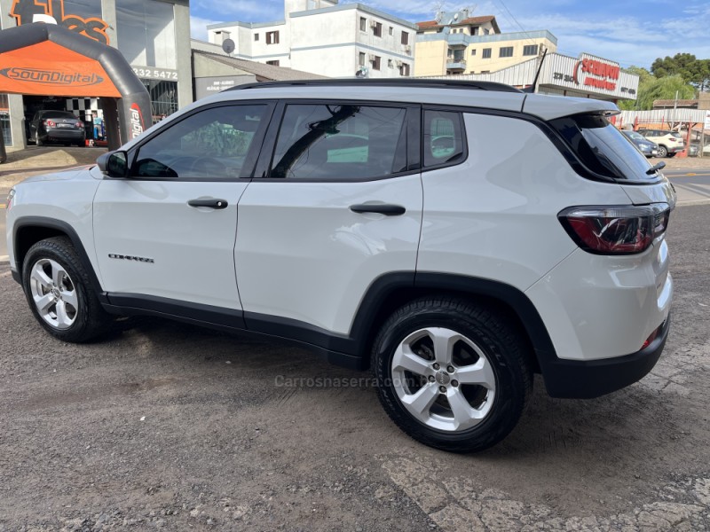 COMPASS 2.0 16V FLEX SPORT AUTOMÁTICO - 2017 - VACARIA