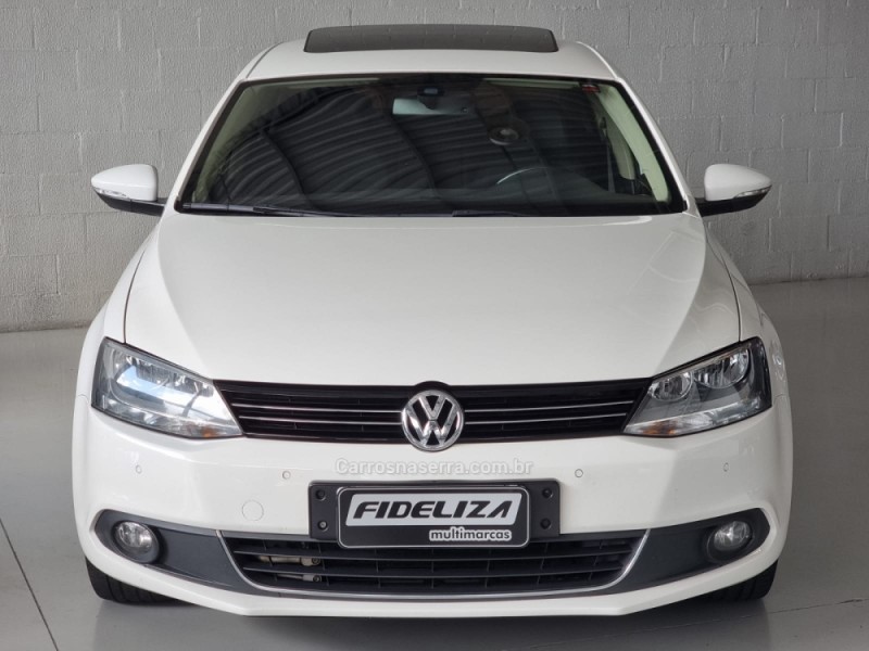 JETTA 2.0 COMFORTLINE FLEX 4P TIPTRONIC - 2015 - FARROUPILHA