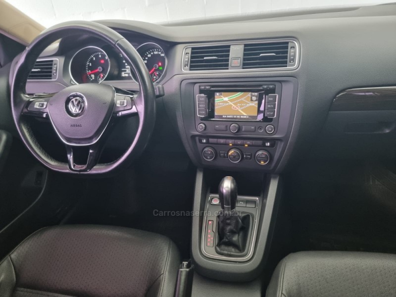 JETTA 2.0 COMFORTLINE FLEX 4P TIPTRONIC - 2015 - FARROUPILHA