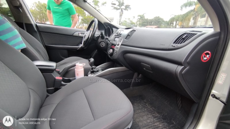 CERATO 1.6 EX3 SEDAN 16V GASOLINA 4P AUTOMÁTICO - 2013 - SOMBRIO