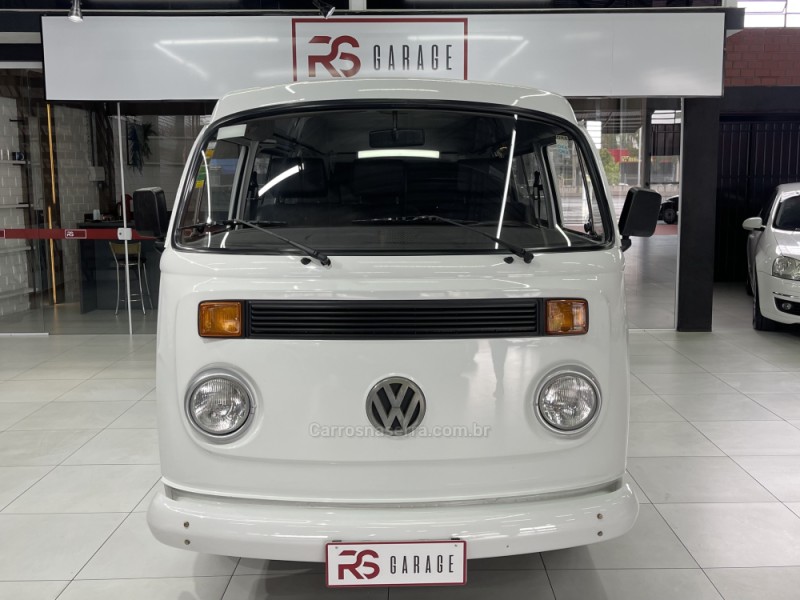 KOMBI 1.6 MI STD LOTAÇÃO 8V GASOLINA 3P MANUAL - 2001 - NOVO HAMBURGO