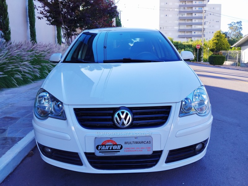 POLO SEDAN 1.6 MI 8V FLEX 4P MANUAL - 2011 - FARROUPILHA