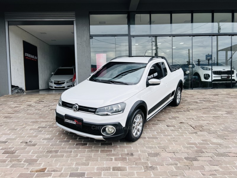 Comprar Picape Volkswagen Saveiro 1.6 16v G6 Cross Cabine Dupla Flex Prata  2016 em São Carlos-SP