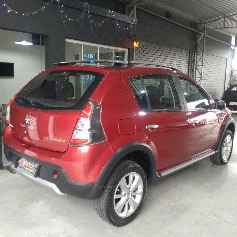 SANDERO 1.6 STEPWAY 16V FLEX 4P MANUAL - 2013 - NOVO HAMBURGO