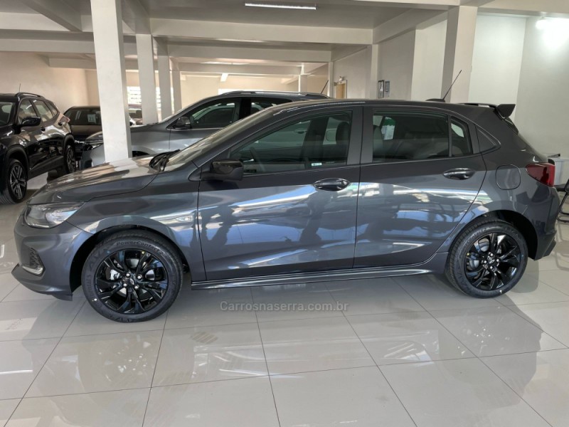 ONIX 1.0 HATCH RS 12V TURBO 4P AUTOMATICO 2024 - VERANOPOLIS - Carros na  Serra